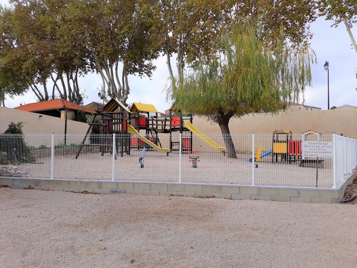 Camping Le Pre Saint-Andre Souvignargues Exterior foto