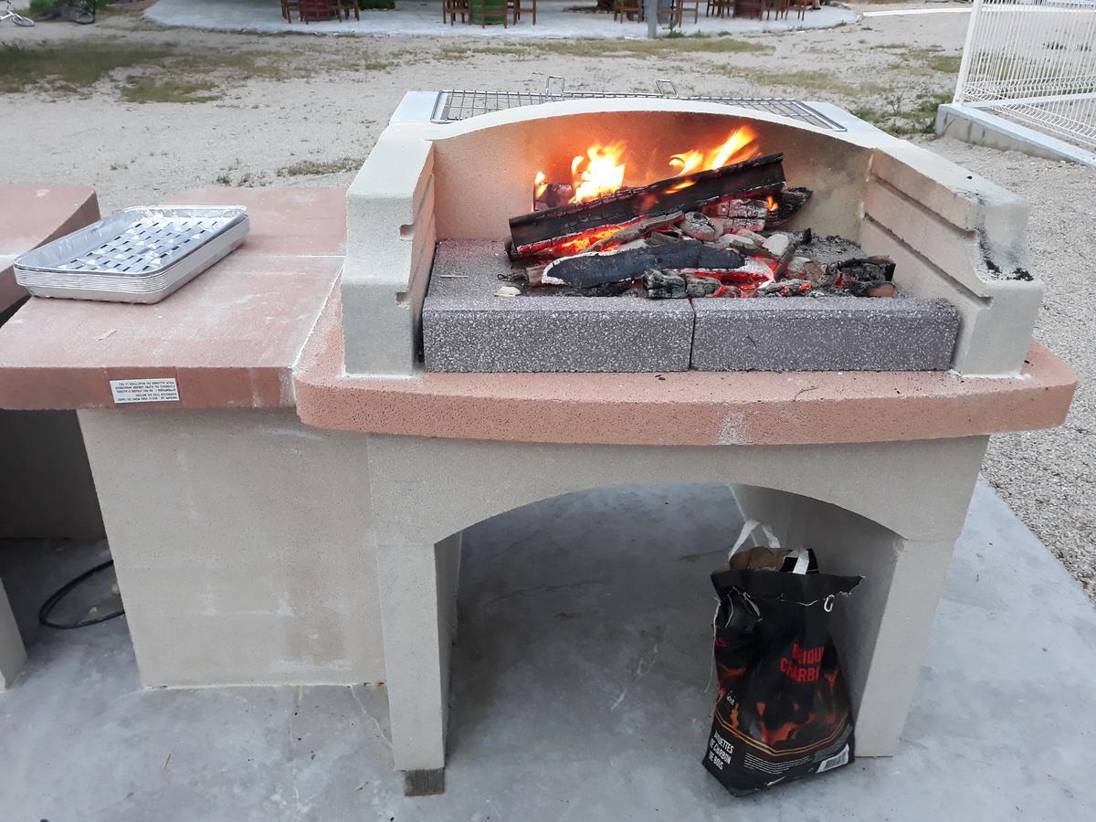 Camping Le Pre Saint-Andre Souvignargues Exterior foto